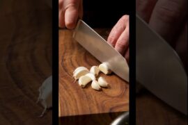 Spanish GARLIC Chicken  One of Spain's Most Iconic Recipes #shorts