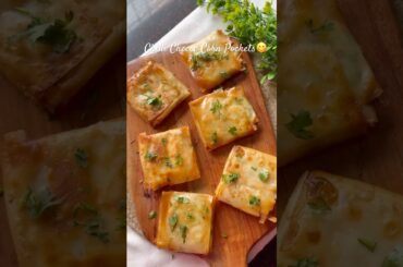 Chilli cheese corn pockets|Cheesy pockets #chillicheesecornpockets #cookwithnidhiii  #monsoonrecipe