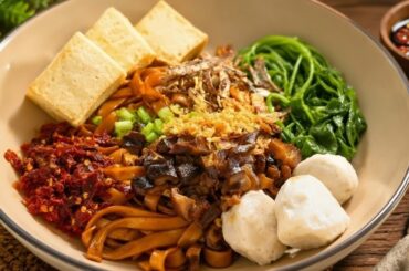 Vegetarian Spicy Chili Pan Mee Recipe | Dry & Soup | Resepi Pan Mee Pedas & Sedap!