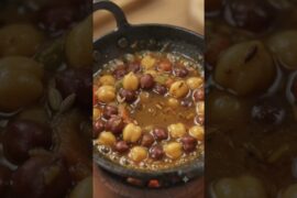 Street Style Chole Kulche Recipe 😋. Soft Kulcha & Spicy Chole #shorts