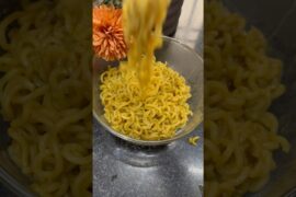 Chili Garlic Maggi Recipe | #maggi #maggie #maggirecipe #garlicmaggi #noodles #noodlesrecipe #short