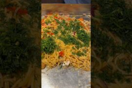 Spaghetti with Tuna, Garlic & Hot Chili Peppers 🌶️🍝