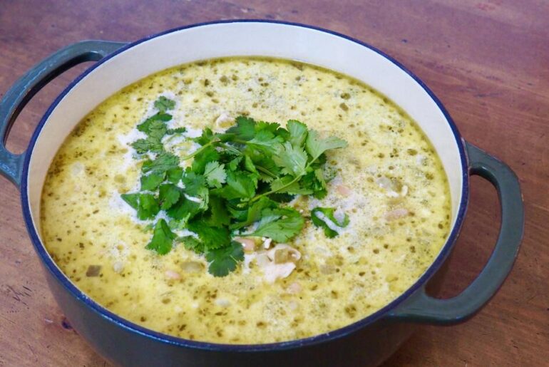 A quick and easy white chicken chili recipe