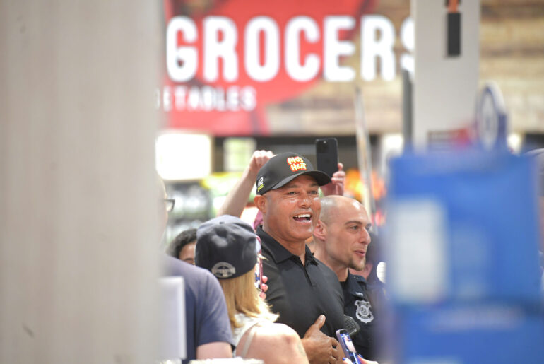 Mariano Rivera debuts hot sauce brand at Stamford ShopRite