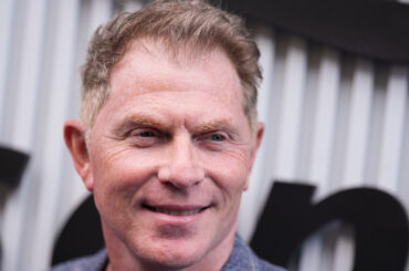Bobby Flay's Spicy Topping Takes Fried Chicken Sandwiches From Good To Great