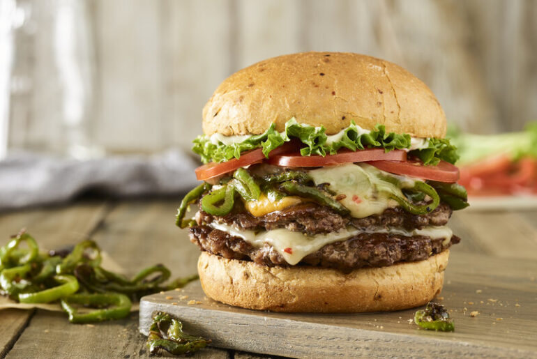 Smashburger Colorado Burger Review: How Does the Spicy Burger Taste?
