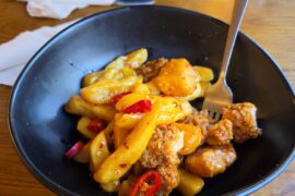 Any fellow UK spiceheads tried the hot honey chicken bowl at Spoons? Raw red chillies = wicked heat!