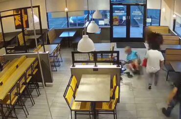 WATCH: Bystanders stop suspect from robbing elderly man at Tucson restaurant