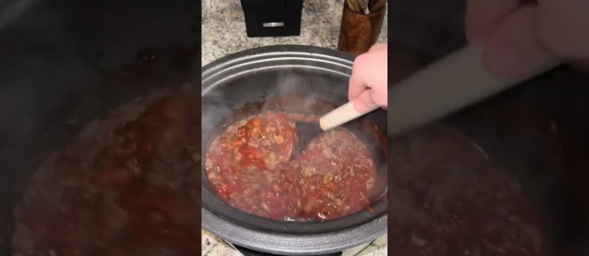 crockpotchili #easychilirecipe #crockpotrecipes #groundbeefdinner #FoodTok