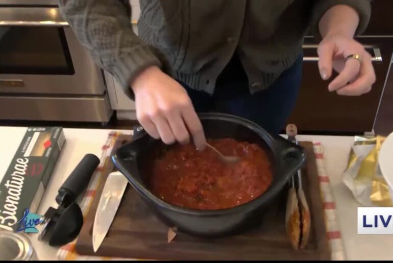 Onion and Butter Tomato Sauce