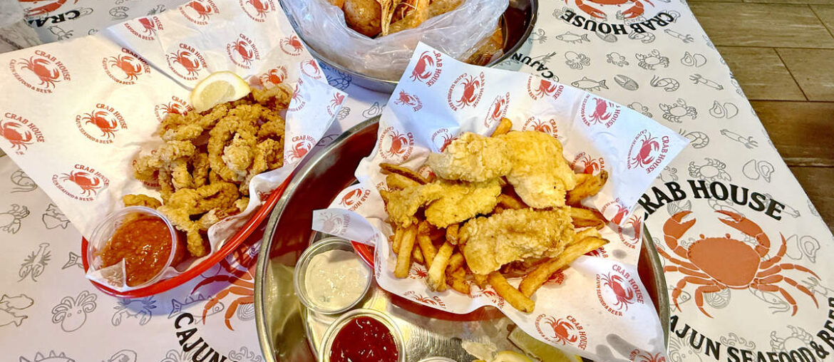 Crab House in Modesto, CA, serves boils, baskets and wings