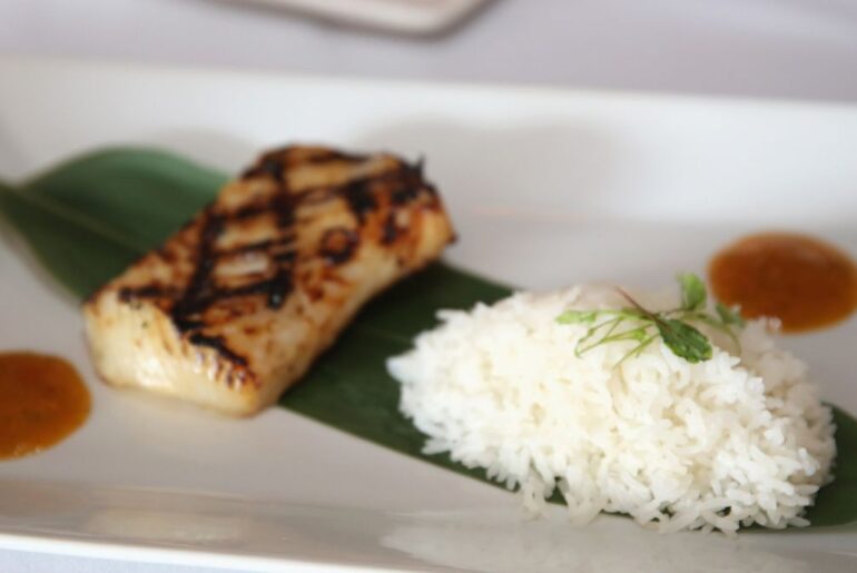 The Outback Steakhouse Sister Restaurant Seafood Lovers Can't Skip