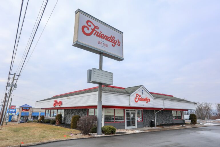 New restaurant planned for former Friendly's near Wyoming Valley Mall