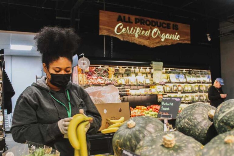 Baltimore Hampden MOM's Organic Market mask ban criticized