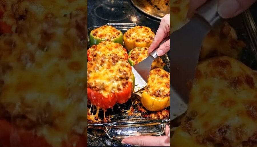 Cheesy Stuffed Bell Peppers | Easy Ground Beef Stuffed Pepper Dinner Recipe