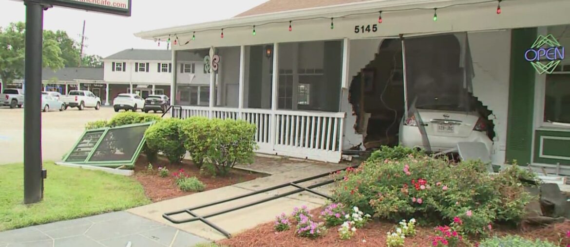 Algiers restaurant to reopen weeks after car smashed into dining room