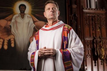Father Michael Pfleger reinstated at St. Sabina after sexual abuse allegation review
