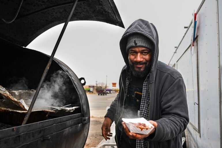 Local restaurant owners step up to feed SNAP recipients while benefits are delayed | Local News