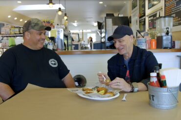 Chef Tom Colicchio brings “Where the Chefs Eat” to the North Fork