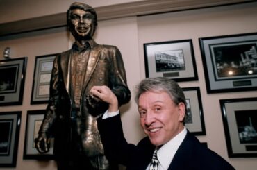 LOST VEGAS: Missing Bob Stupak Statue Resurfaces on eBay
