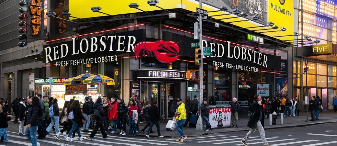 American Brasserie The Smith, Slice shop Parla taking over Red Lobster's former Times Square location