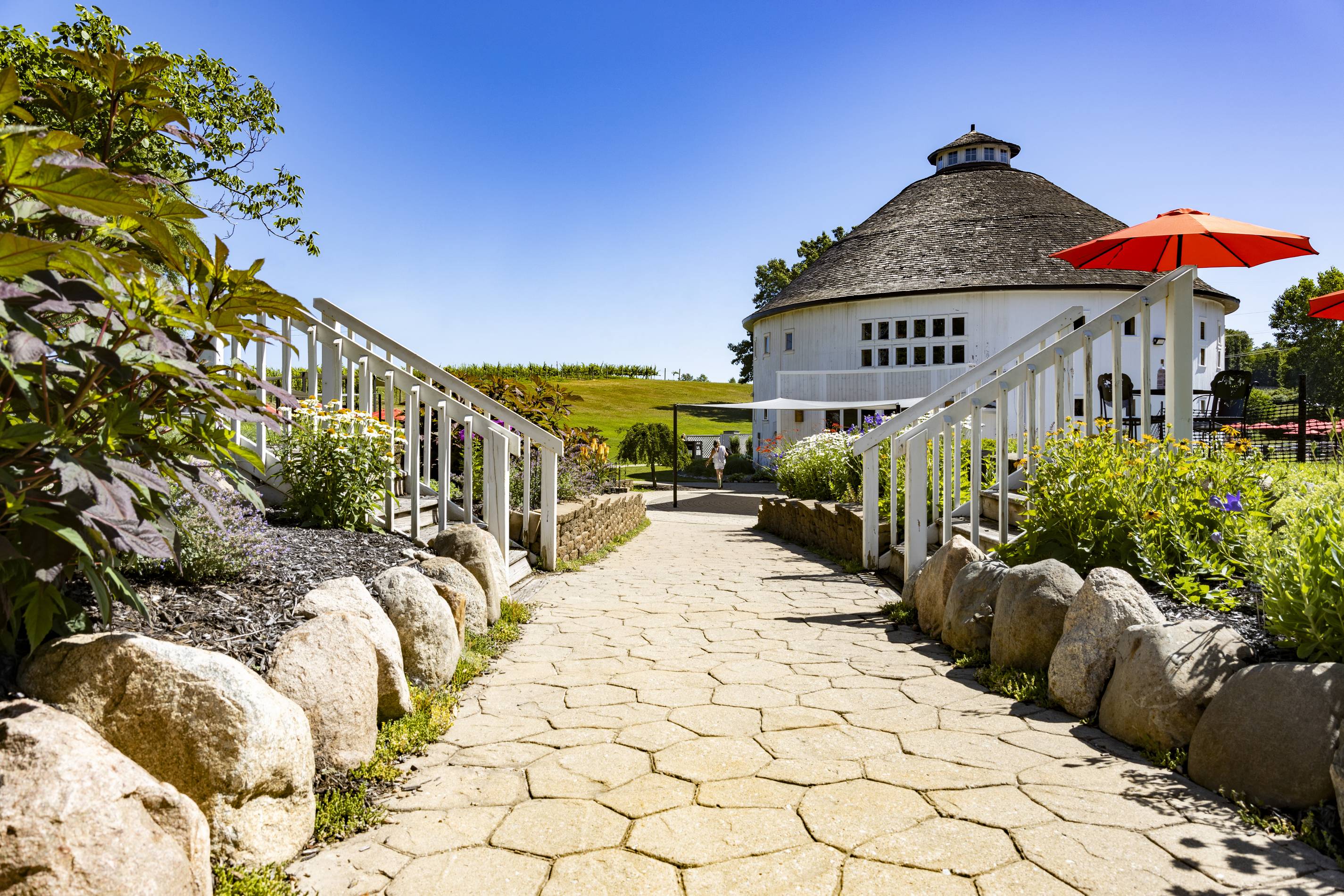 Round Barn Winery & Estate