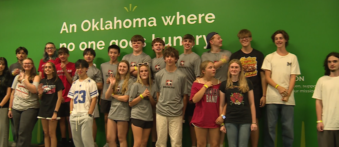 Mustang High School band students volunteer with Regional Food Bank of Oklahoma