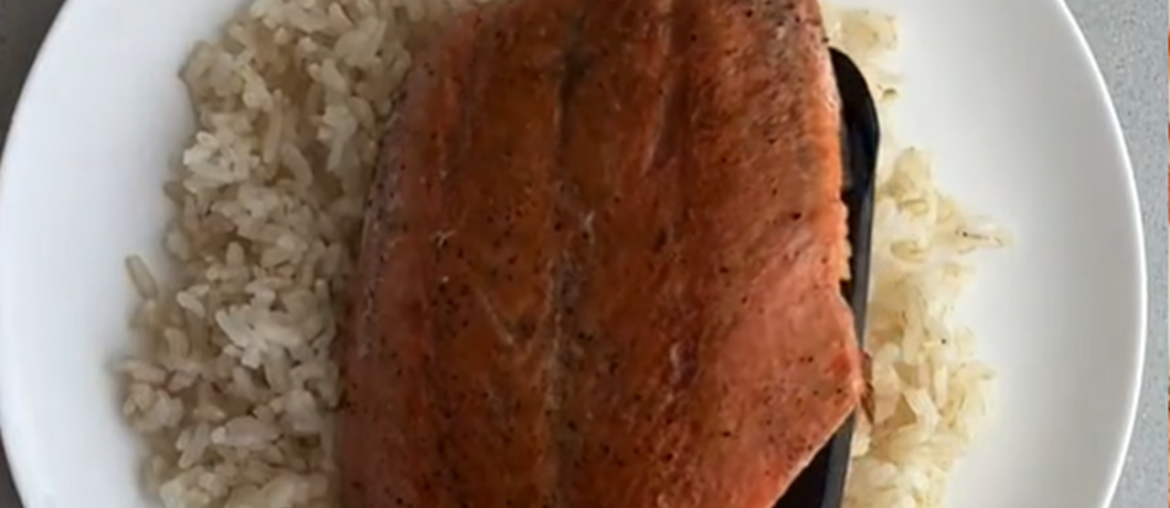 Salmon rice bowls have taken over TikTok: Try the recipe
