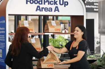 United's wants passengers to pre-order food to pick up at the gate | Travel