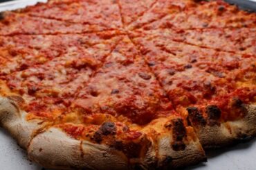 This shop made a New Haven 'apizza' slice — out of ice cream