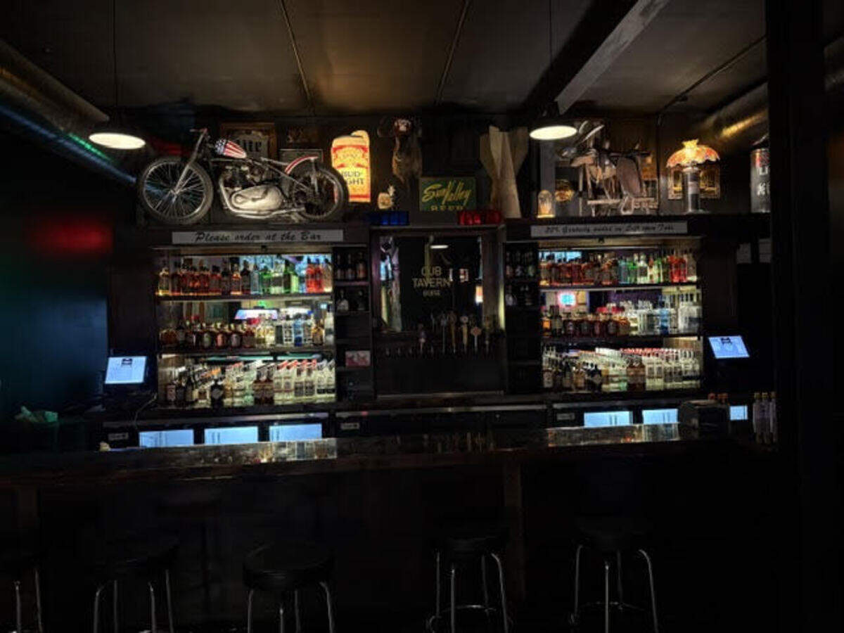 Co-owners Jade Stacey and Tod Asin had a vision to decorate the Cub with “old stuff,” Stacey says. “Stuff that we’ve gathered, each one of us, stuff that we’ve done.”