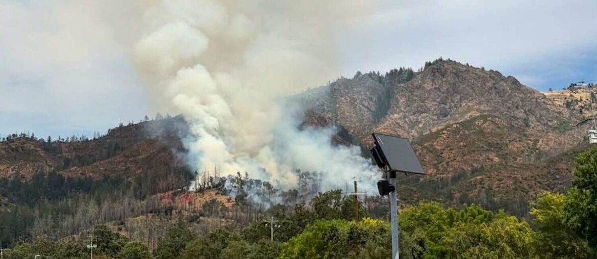 Two wildfires burn nearly 100 acres in California wine country