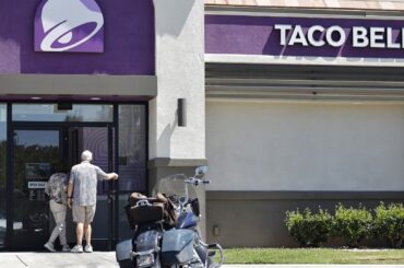 Taco Bell removes lettuce linked to cyclosporiasis outbreak from restaurants