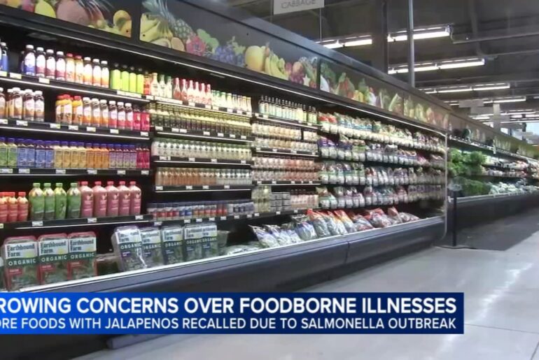 Chicago-area shoppers looking for foods to avoid amid salmonella, cyclospora outbreak and Taylor Farms recall