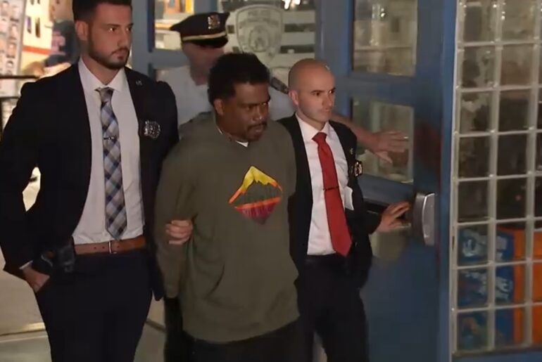 Man charged with murdering mother in front of 7-year-old daughter in Washington Heights