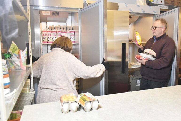 Canada Post foundation donates $25K to food bank in Maple Ridge