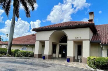 For Decades, This Florida Country Club Restaurant Was Nameless. 40 Years Later, It Finally Has a Name
