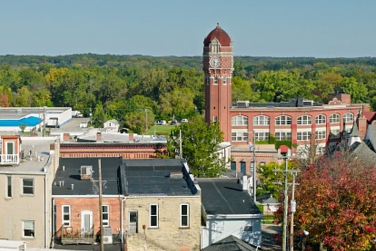This Small Michigan Town Near Ann Arbor Has First-Rate Restaurants, Unique Boutiques, And Outdoor Fun