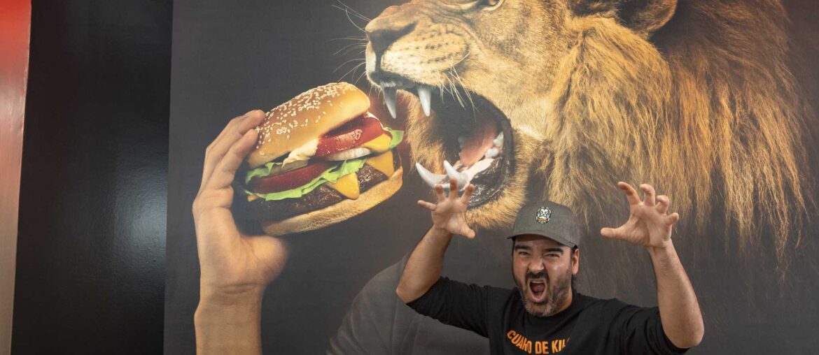 Cuarto de Kilo re-opens to bring Mexican burgers back to San Antonio