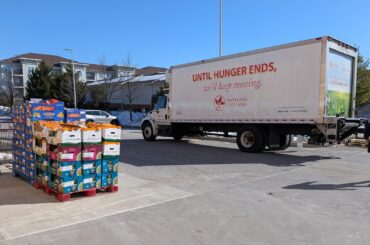 How Walmart is Helping Community Partner Open Hands Turn Surplus into Supper