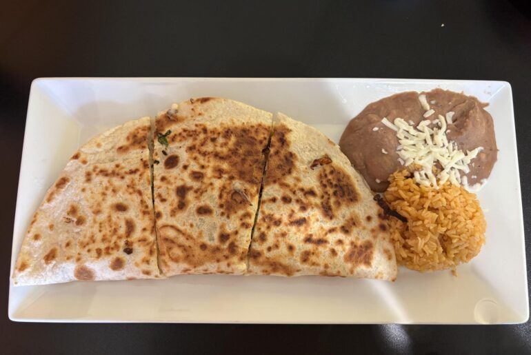 REVIEW: Sazon provides decent food, for an equally decent price – The Sunflower