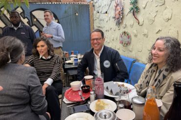 Michigan gov. campaigns for PA’s Shapiro at South Philly diner