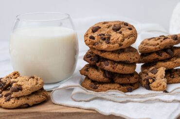 The Best Grocery Store Bakery Chocolate Chip Cookies On The Market, Hands Down