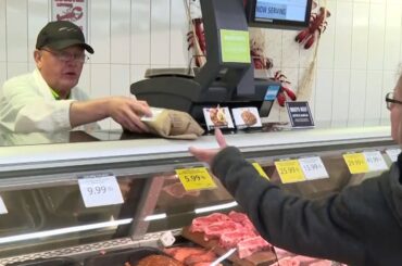 Grocery store worker makes sure every customer finds what they’re looking for