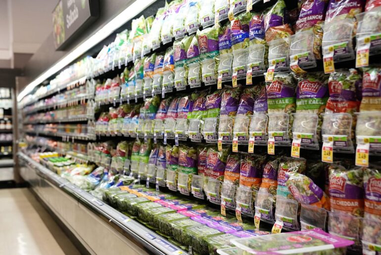 Lettuce is safe to eat, says Mississippi epidemiologist, and food safety questions answered