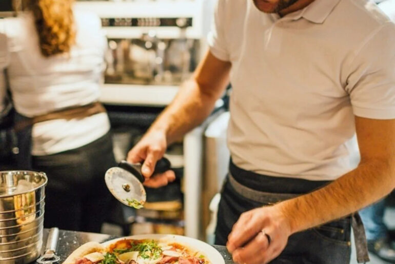 Kentucky pizzeria threatens 24-year-old prospective business owner with lawsuit over an NDA they signed while working there at 17-years-old