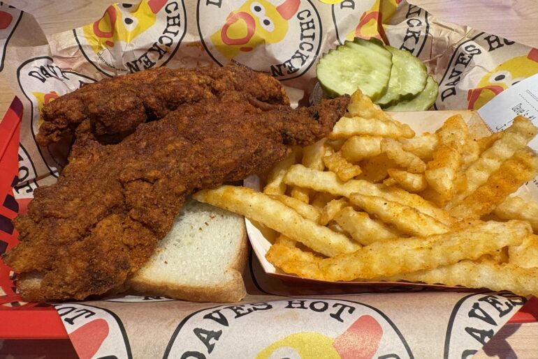 REVIEW: Dave’s Hot Chicken is good, but not worth waiting for – The Sunflower