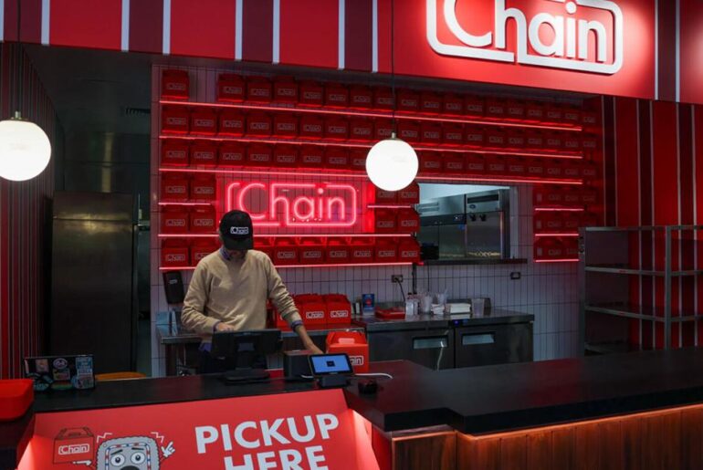 Inside a California shopping center's struggle to reinvent mall food | World Business