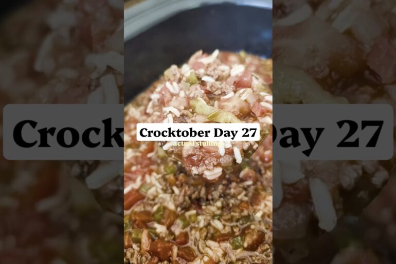 Crocktober Day 27: Slow Cooker Stuffed Pepper Soup #shorts #recipe #easysouprecipes