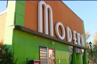 Modern Times Cafe gave away free meals during Operation Metro Surge — now it's shutting down